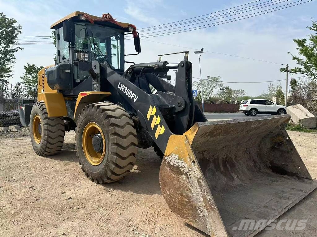 XCMG LW 300 F Колесни товарачи