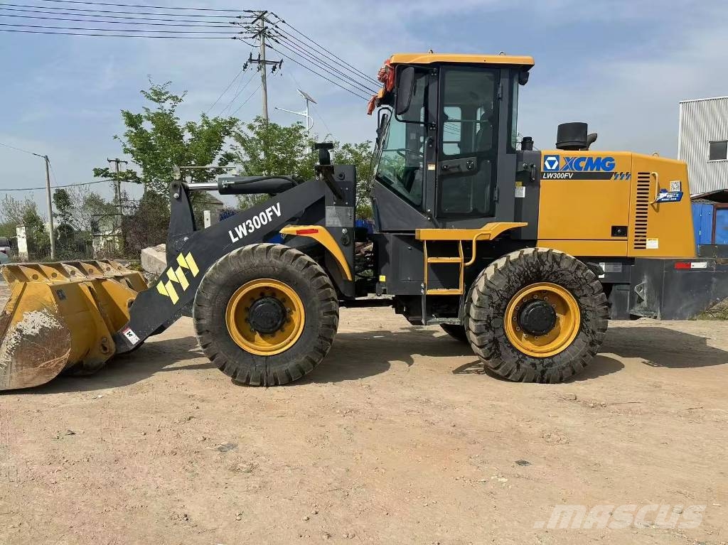 XCMG LW 300 F Колесни товарачи