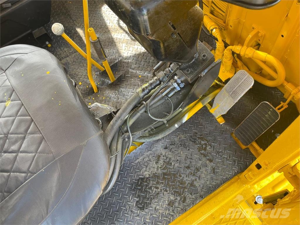 Kirovets K 701 V12 Traktoren