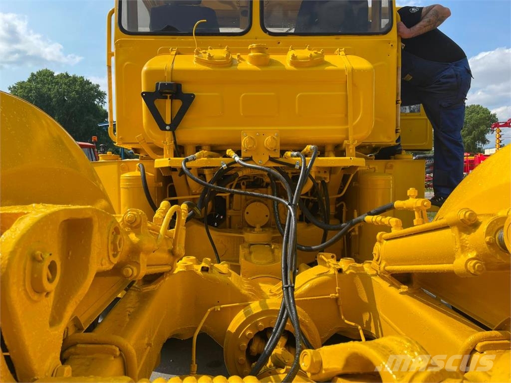 Kirovets K 701 V12 Traktoren