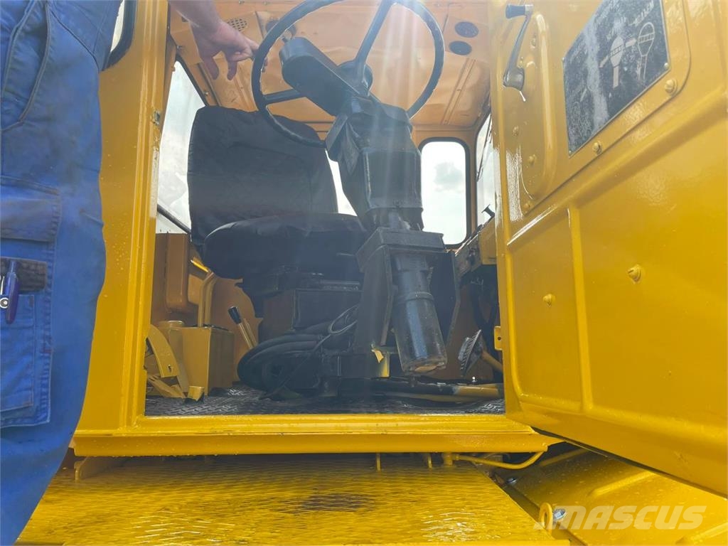 Kirovets K 701 V12 Traktoren