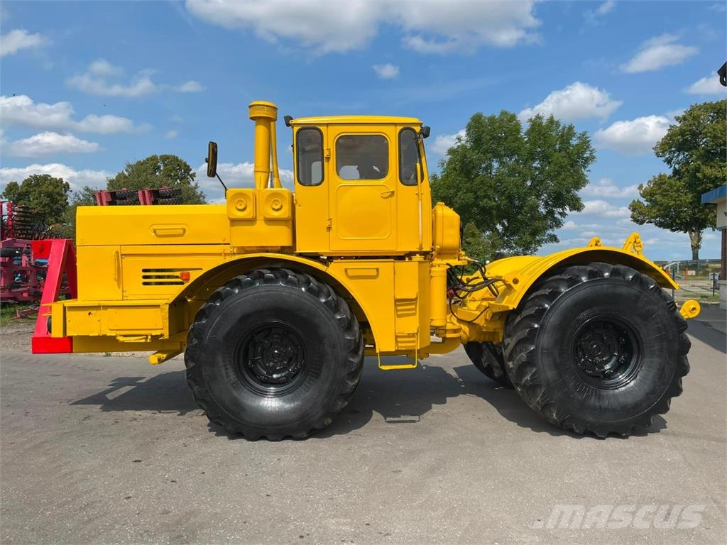Kirovets K 701 V12 Traktoren