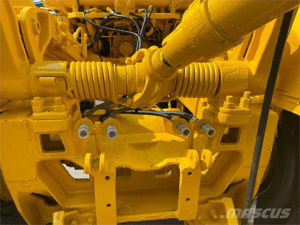 Kirovets K 701 V12 Traktoren