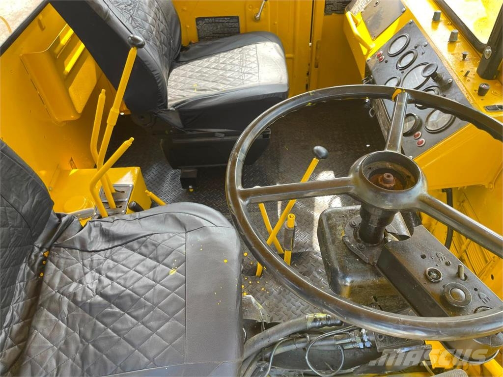 Kirovets K 701 V12 Traktoren