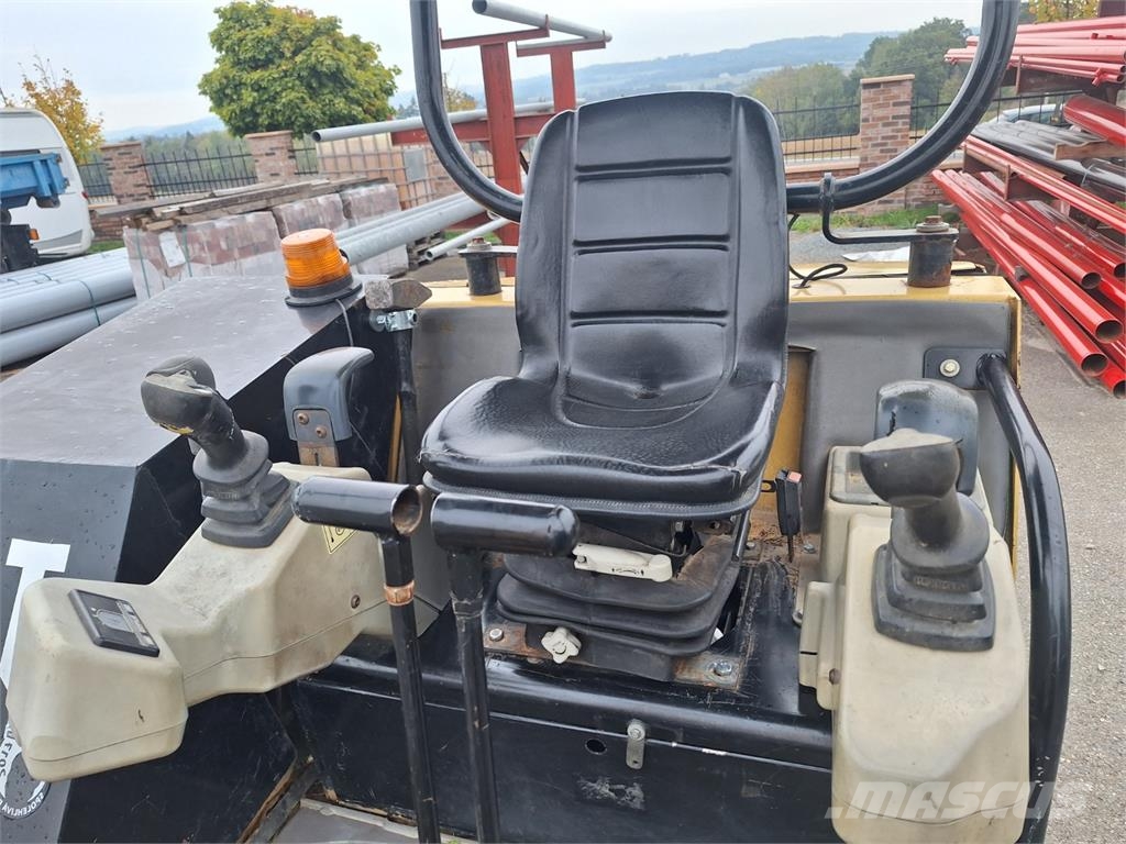 CAT 302.5 C Muu