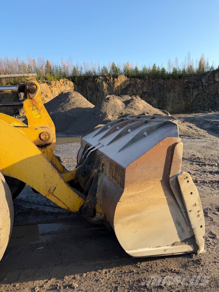 Komatsu WA 470-5H لوادر بعجل