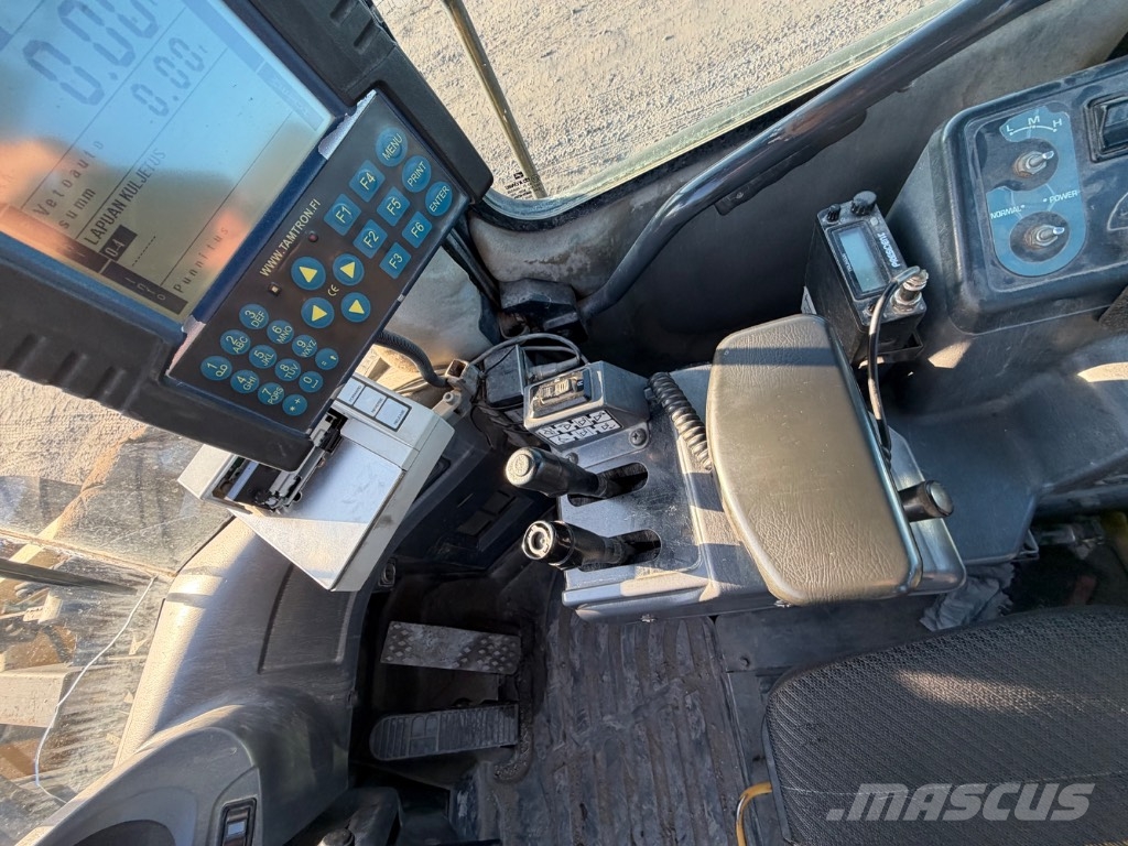 Komatsu WA 470-5H لوادر بعجل