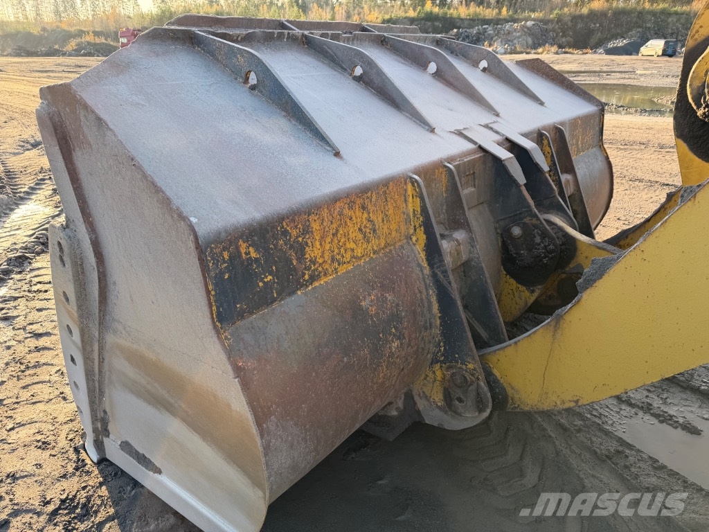 Komatsu WA 470-5H لوادر بعجل