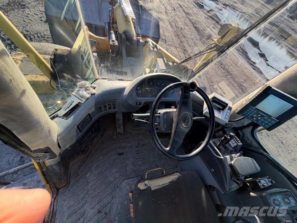 Komatsu WA 470-5H لوادر بعجل