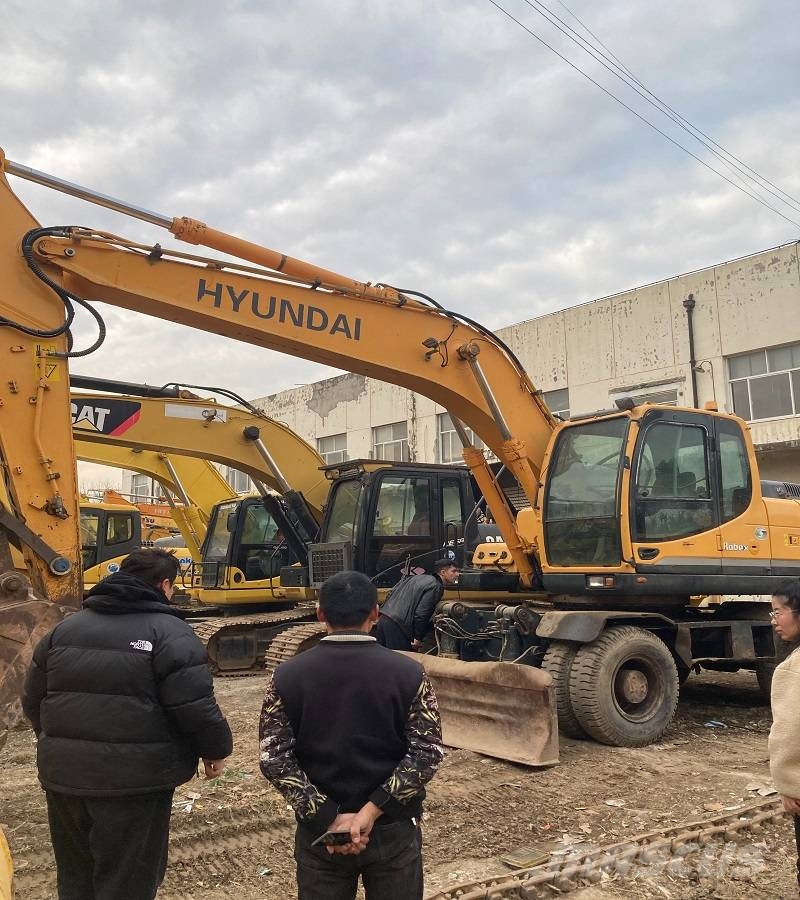 Hyundai 210W-9 Wheeled excavators
