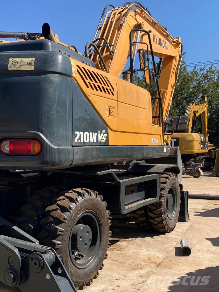 Hyundai 210W-9 Wheeled excavators