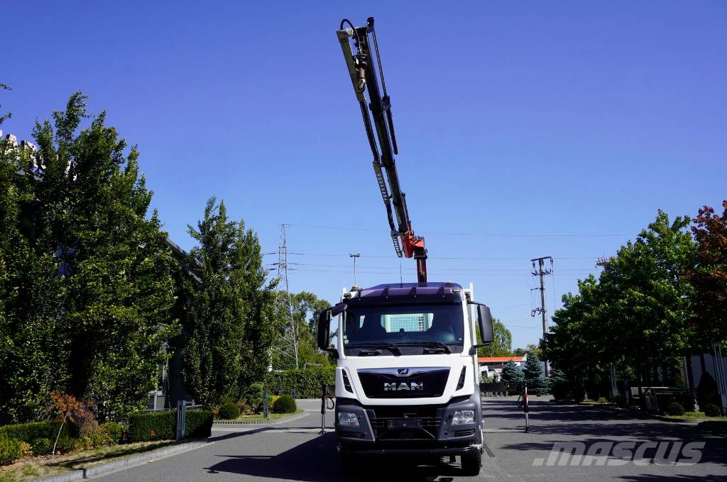 MAN TGS 26.420 6x4 / Fassi F215A.2.24 / remote control Kamioni sa otvorenim sandukom