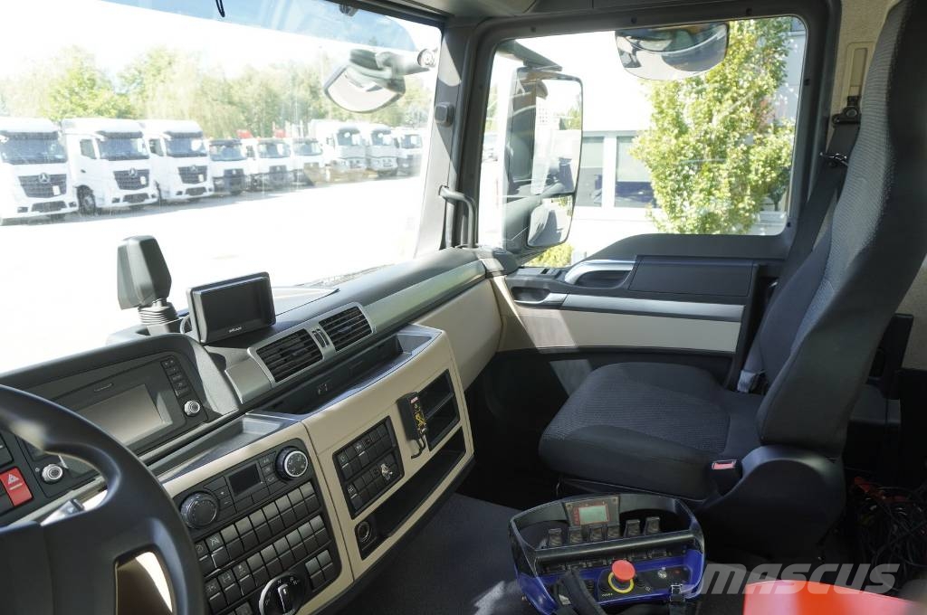 MAN TGS 26.420 6x4 / Fassi F215A.2.24 / remote control Kamioni sa otvorenim sandukom