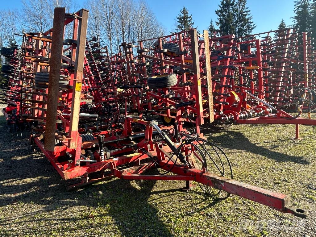 Väderstad NZ 4.5 levitetty 6M Harver