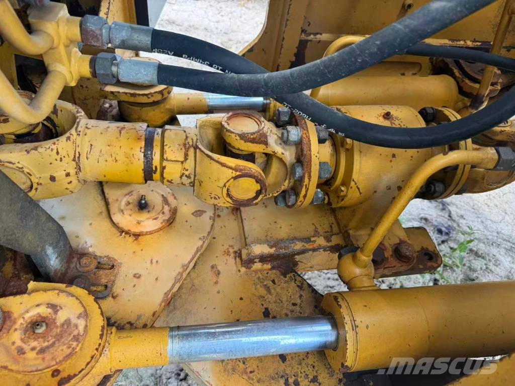 SEM 655D Верижен екскаватор