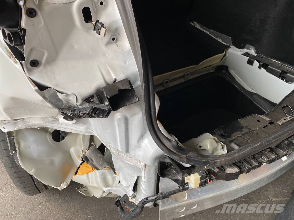Tesla MODEL Y Basis/Rwd 1er Main Carte Grise Française Автомобілі
