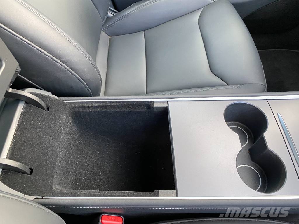 Tesla MODEL Y Basis/Rwd 1er Main Carte Grise Française Автомобілі