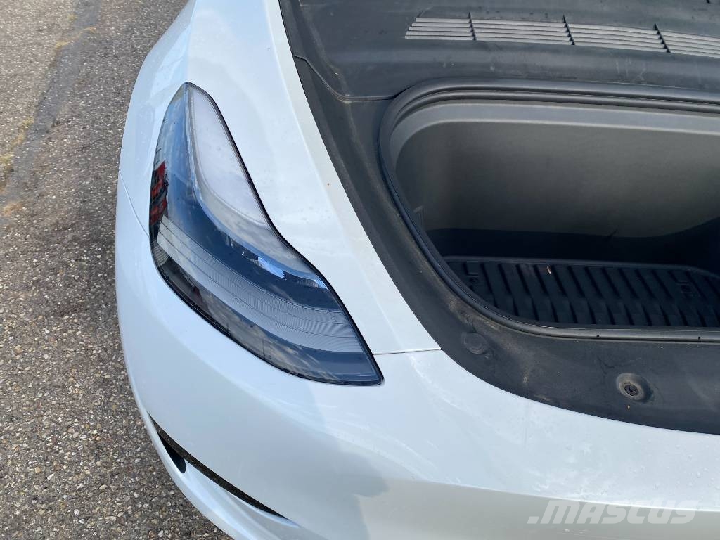 Tesla MODEL Y Basis/Rwd 1er Main Carte Grise Française Автомобілі