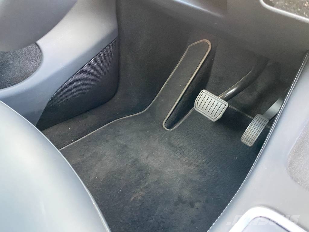 Tesla MODEL Y Basis/Rwd 1er Main Carte Grise Française Автомобілі