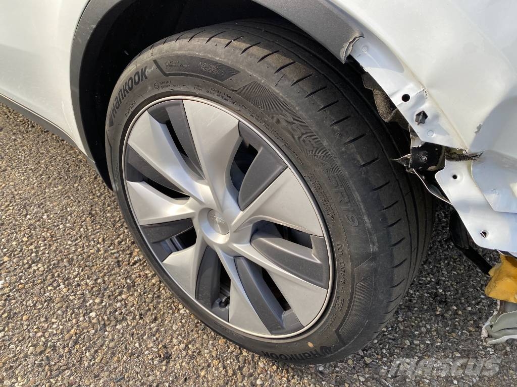 Tesla MODEL Y Basis/Rwd 1er Main Carte Grise Française Автомобілі