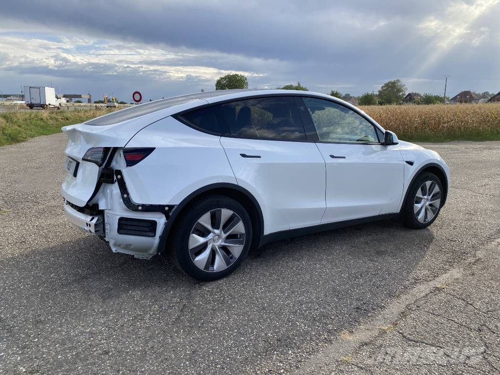 Tesla MODEL Y Basis/Rwd 1er Main Carte Grise Française Автомобілі