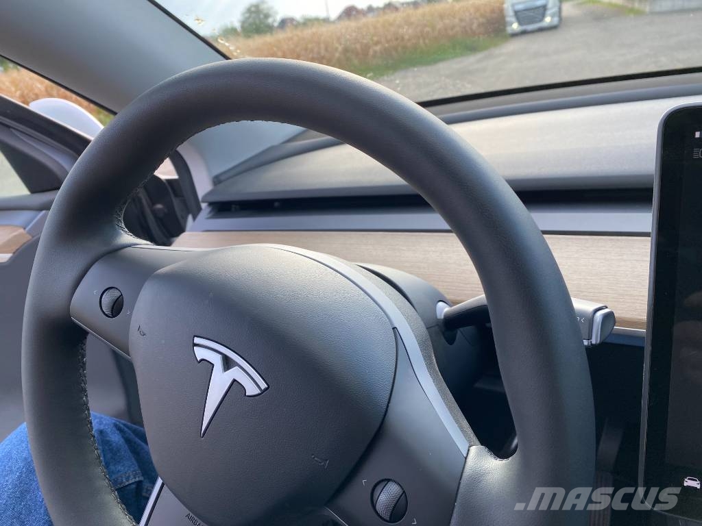 Tesla MODEL Y Basis/Rwd 1er Main Carte Grise Française Автомобілі