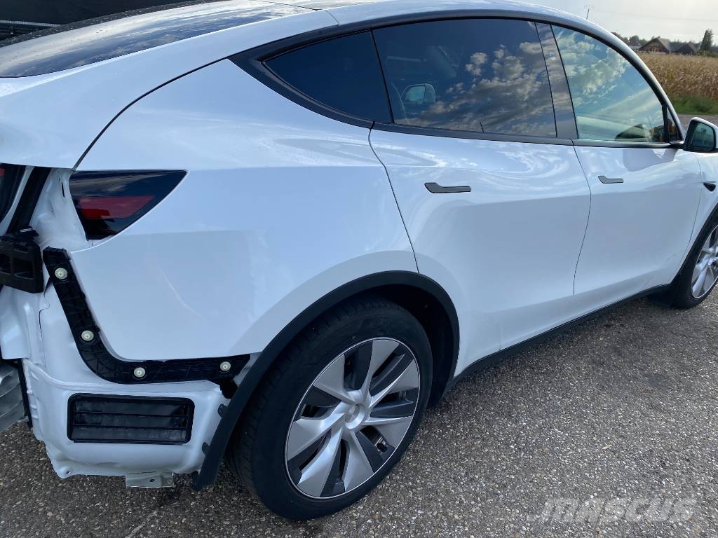 Tesla MODEL Y Basis/Rwd 1er Main Carte Grise Française Автомобілі
