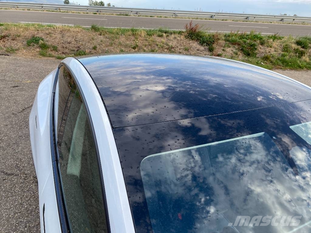 Tesla MODEL Y Basis/Rwd 1er Main Carte Grise Française Автомобілі