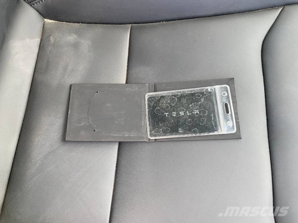 Tesla MODEL Y Basis/Rwd 1er Main Carte Grise Française Автомобілі