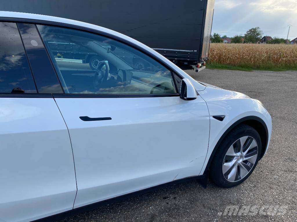 Tesla MODEL Y Basis/Rwd 1er Main Carte Grise Française Автомобілі