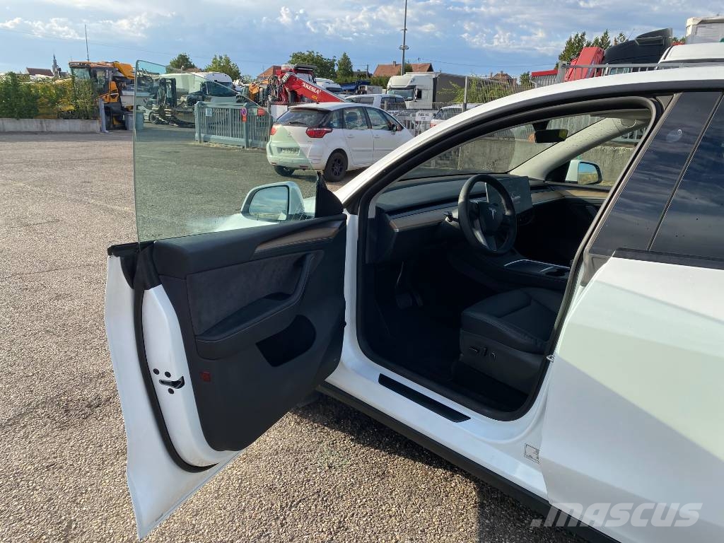 Tesla MODEL Y Basis/Rwd 1er Main Carte Grise Française Автомобілі