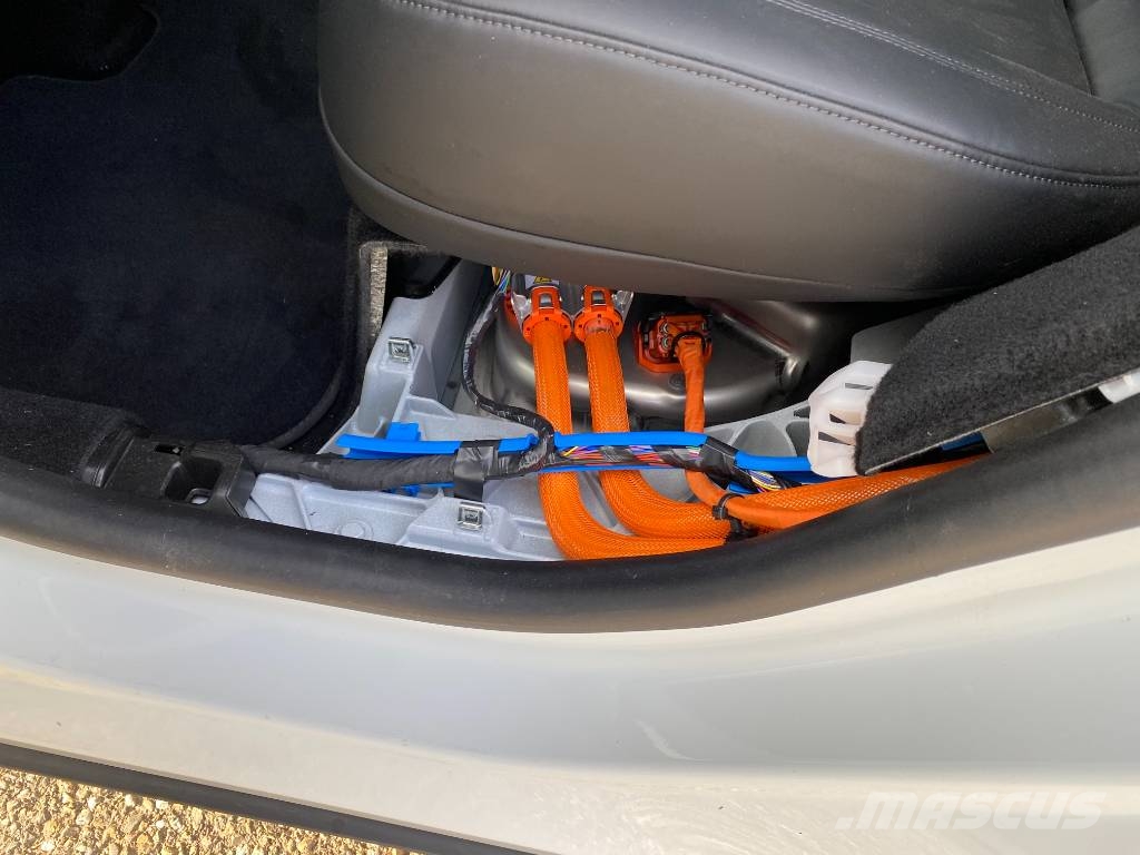 Tesla MODEL Y Basis/Rwd 1er Main Carte Grise Française Автомобілі