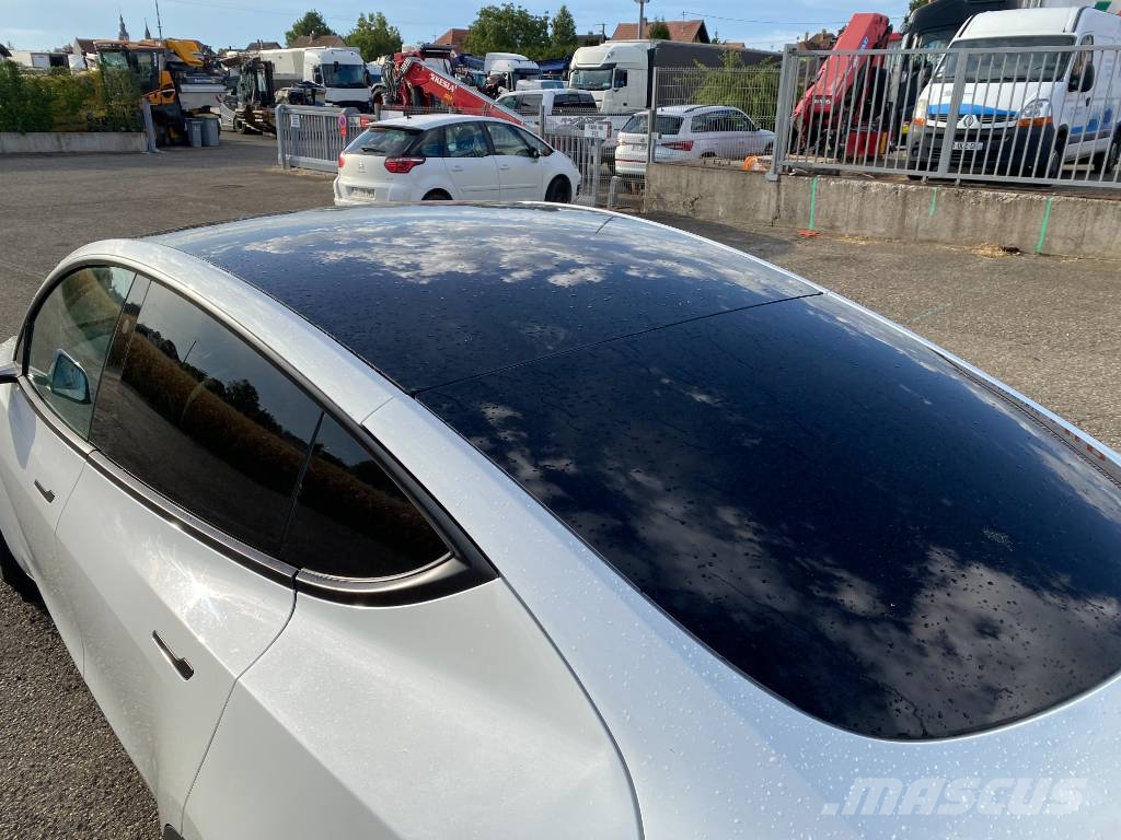 Tesla MODEL Y Basis/Rwd 1er Main Carte Grise Française Автомобілі