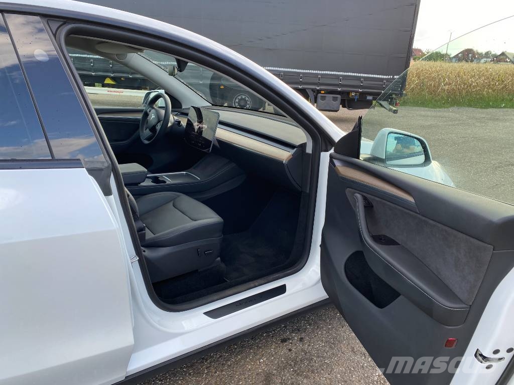 Tesla MODEL Y Basis/Rwd 1er Main Carte Grise Française Автомобілі