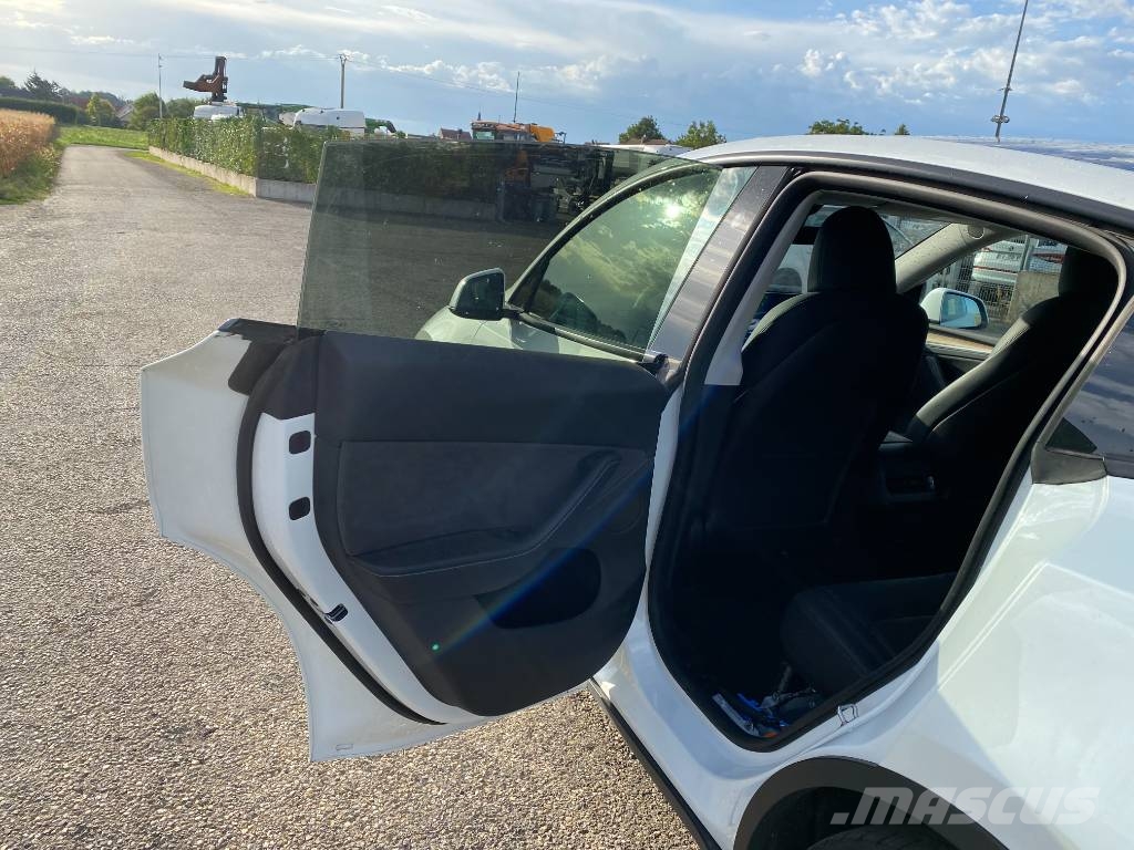 Tesla MODEL Y Basis/Rwd 1er Main Carte Grise Française Автомобілі