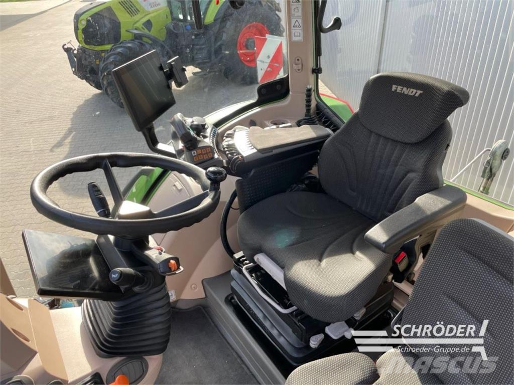 Fendt 720 VARIO GEN7 PROFI الجرارات