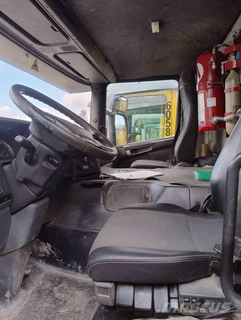 Scania P 250 Camiones bañeras basculantes o volquetes