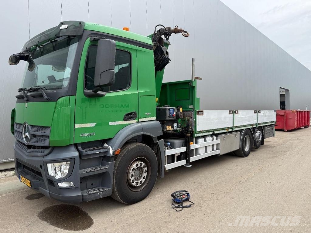 Mercedes-Benz Antos 2833 6x2 EURO 6 + HMF 2620-K3 + REMOTE CONTR Flatbed/Dropside trailers