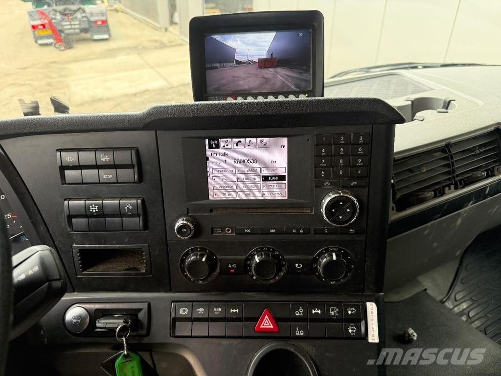 Mercedes-Benz Antos 2833 6x2 EURO 6 + HMF 2620-K3 + REMOTE CONTR Flatbed/Dropside trailers