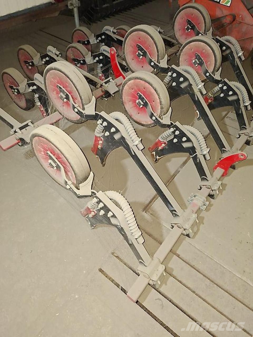 Horsch Focus 6 TD mit Maistro und  Rapsschiene Präzisionssaatmaschinen