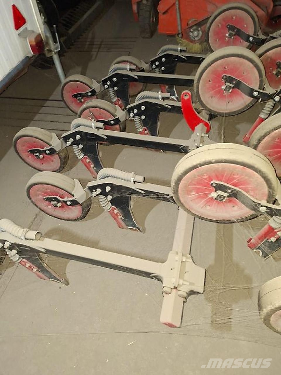 Horsch Focus 6 TD mit Maistro und  Rapsschiene Präzisionssaatmaschinen