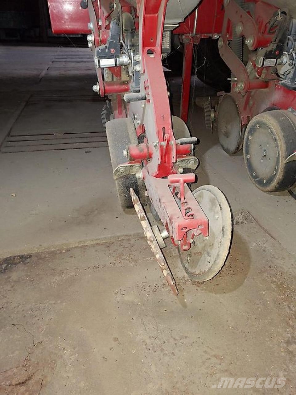 Horsch Focus 6 TD mit Maistro und  Rapsschiene Präzisionssaatmaschinen