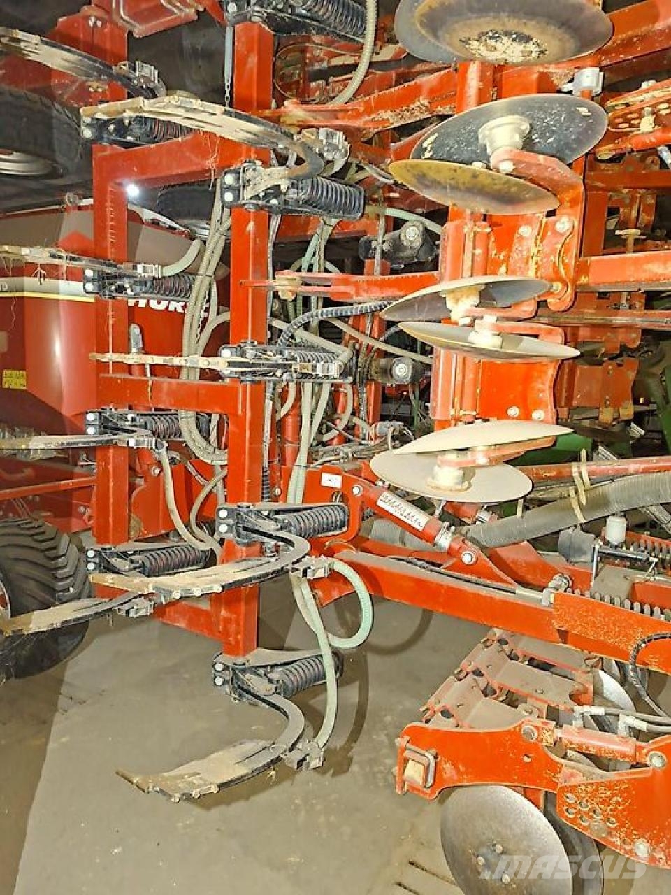 Horsch Focus 6 TD mit Maistro und  Rapsschiene Präzisionssaatmaschinen