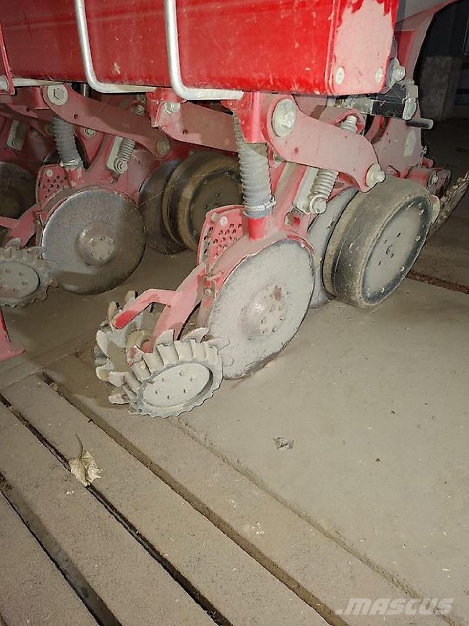 Horsch Focus 6 TD mit Maistro und  Rapsschiene Präzisionssaatmaschinen