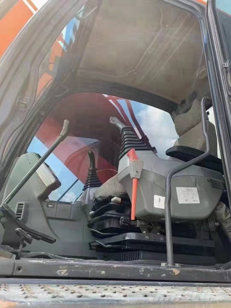 Doosan DX 500 LCA Pásové rýpadlá