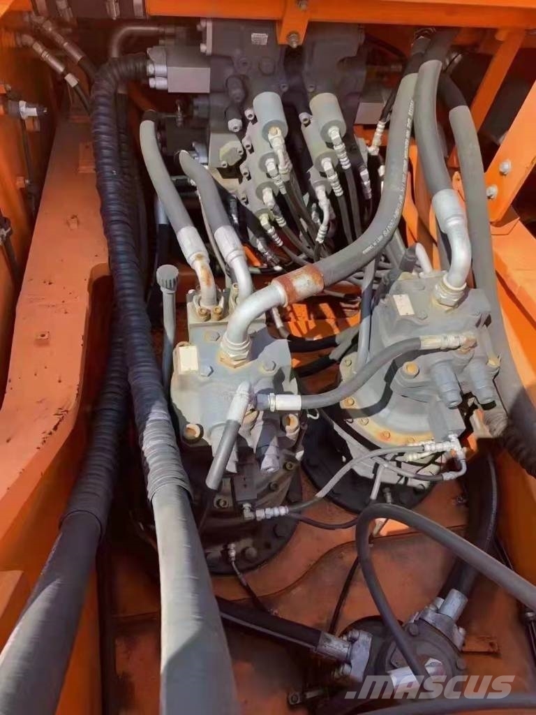 Doosan DX 500 LCA Pásové rýpadlá