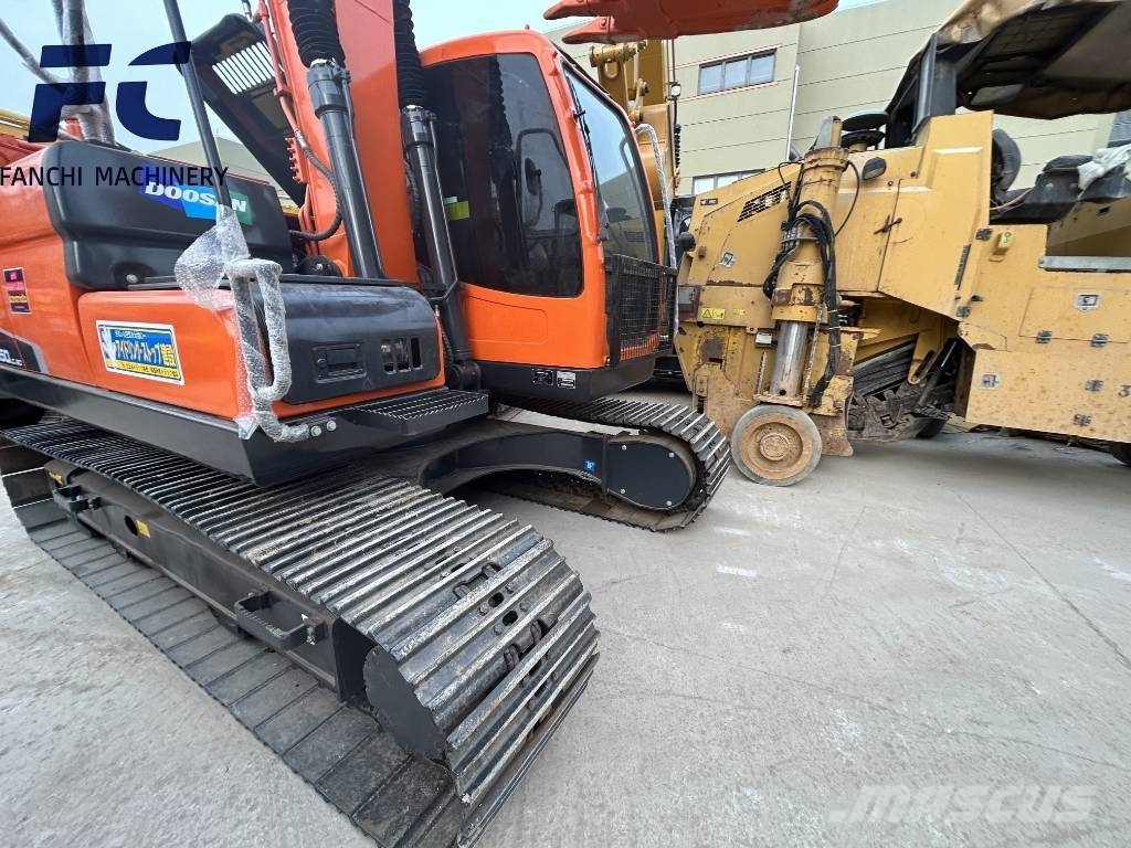 doonsan DX150LC Raupenbagger