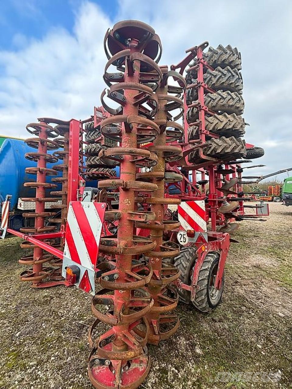 Horsch Tiger 6AS + Säschiene Cultivadoras