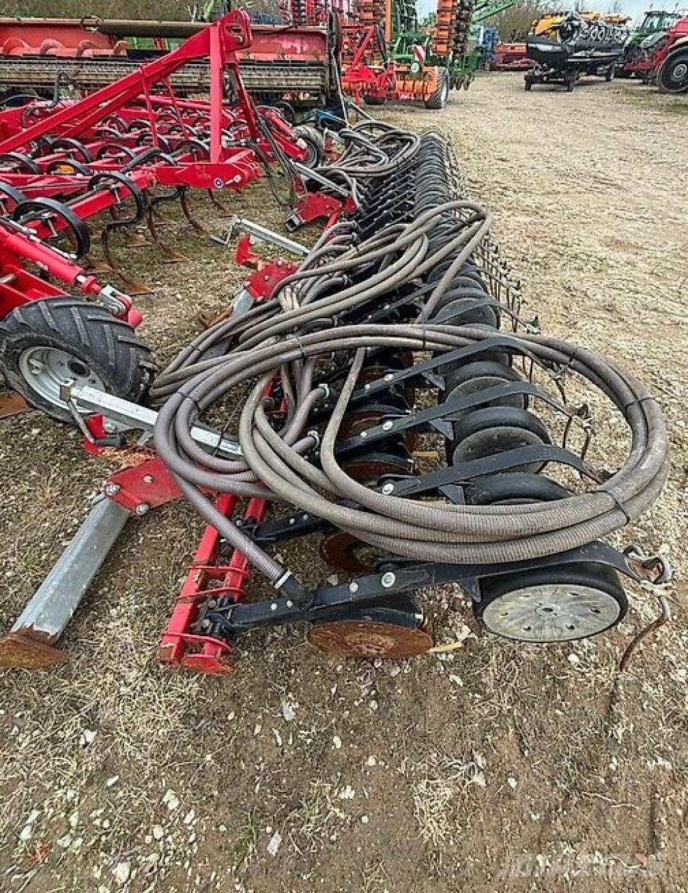 Horsch Tiger 6AS + Säschiene Cultivadoras