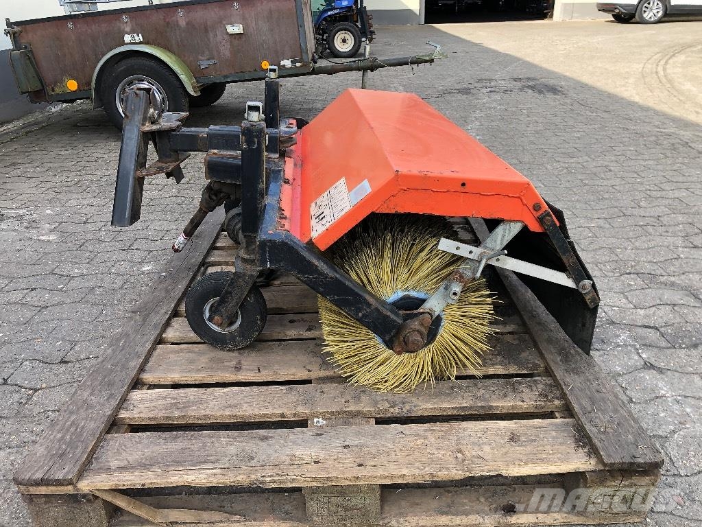 Kubota Kehrmaschine Τρακτέρ μικρών διαστάσεων